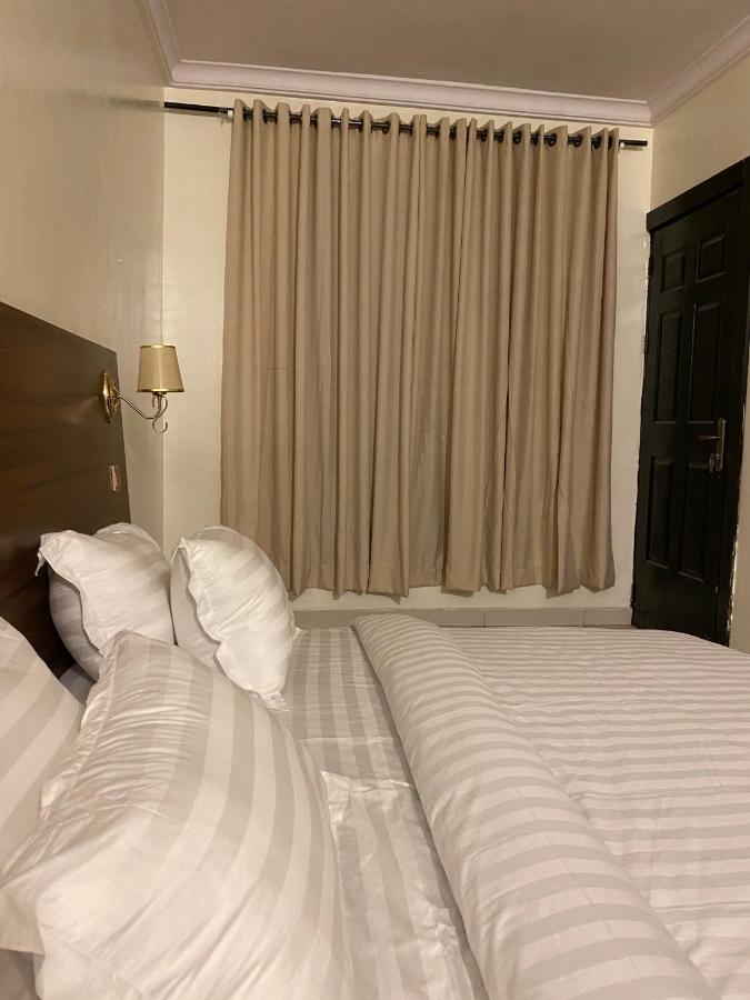 Posh Hotel And Suites Victoria Island Lagos Exteriör bild